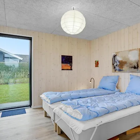 Vakantiehuis Awesome In With Sauna