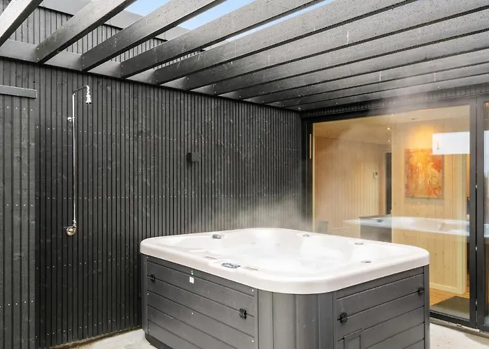 בית נופש Awesome In With Sauna